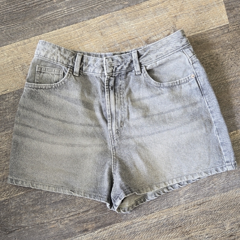 Primark Size 6 Mid Rise Classic Light Gray Jean Shorts Casual Minimalist EUC
